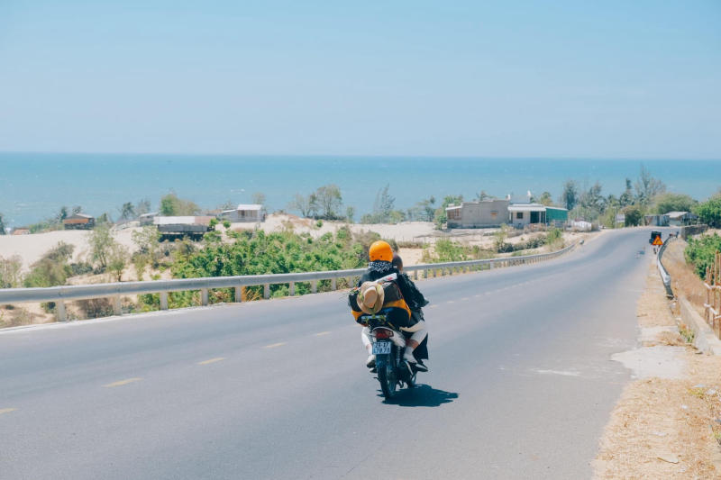 Di chuyển rừng cọ Đà Nẵng bằng xe máy