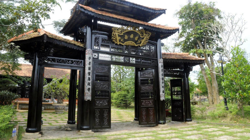 Làng Phong Nam đã trải qua nhiều giai đoạn lịch sử
